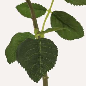 En elegant Ros lila Eden, Konstgjord ros 45 cm hög med naturligt utseende och känsla. Detaljerad utformning med realistiskt bladverk. 