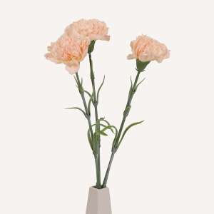 En elegant Nejlika champagne Diana, Konstgjord nejlika 50 cm hög med naturligt utseende och känsla. Detaljerad utformning med realistiskt bladverk. 