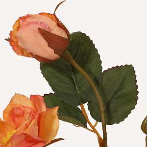 En elegant Pion orange Plinius, Konstgjord pion 53 cm hög 3 blommor med naturligt utseende och känsla. Detaljerad utformning med realistiskt bladverk. 