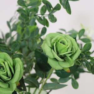 En elegant Rosbukett grön Vintage - Gröna Drömmar, Konstgjord blombukett med 10 blommor och snittgrönt med naturligt utseende och känsla. Detaljerad utformning med realistiskt bladverk. 