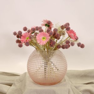 En elegant Blombukett Melaleuca rosaröd - Puderrosa Skönhet, Konstgjord blombukett med 9 blommor och snittgrönt med naturligt utseende och känsla. Detaljerad utformning med realistiskt bladverk. 