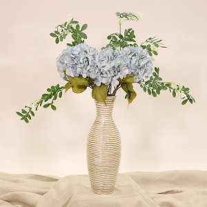 En elegant Sophorae vit snittgrönt, Konstgjord sophorae snittgrönt 80 cm hög med naturligt utseende och känsla. Detaljerad utformning med realistiskt bladverk. 