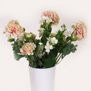 En elegant Blombukett rosa Dahlia Cavanilles, Konstgjord blombukett med 6 blommor och snittgrönt med naturligt utseende och känsla. Detaljerad utformning med realistiskt bladverk. 